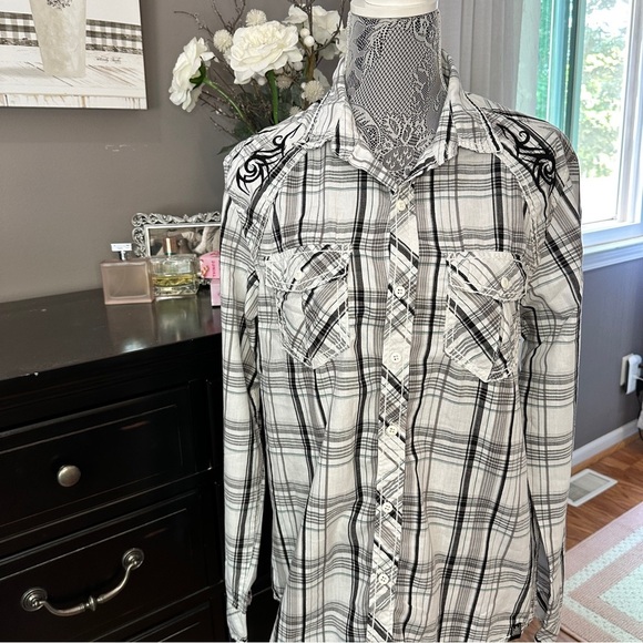 Machine Men’s Plaid Long Sleeve Shirt – Embroidered Western Style – Size M - Picture 2 of 15